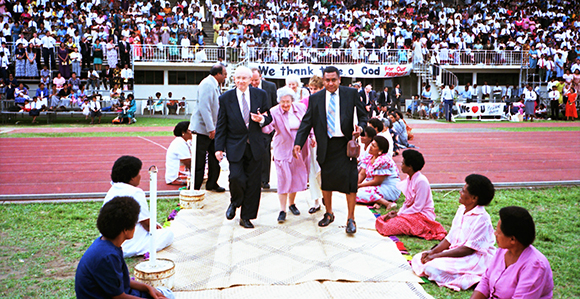 Featured image for “Looking Back: President Gordon B. Hinckley Helps a Dream Come True in Fiji”