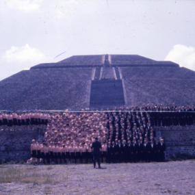 The-Tabernacle-Choir-in-Mexico-City-Historical-Picture