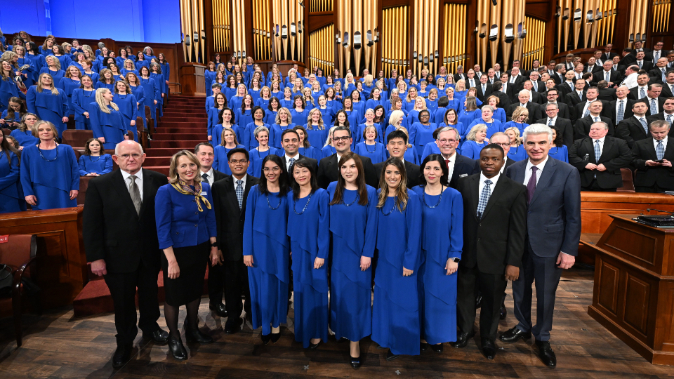Featured image for “Tabernacle Choir’s Global Participants Sing Praises During General Conference”
