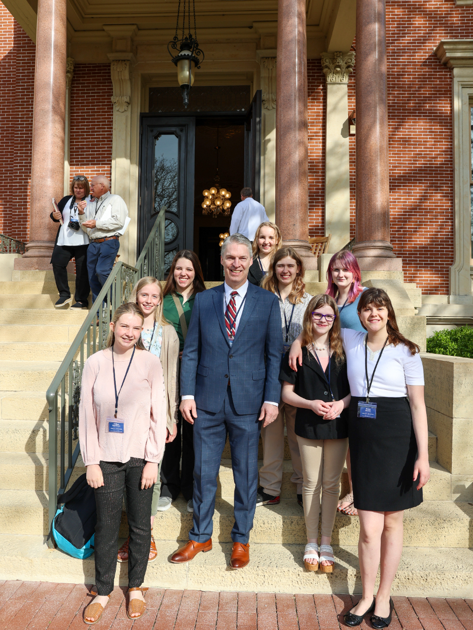 Featured image for “Latter-day Saint Youth Visit Missouri Government Leaders”